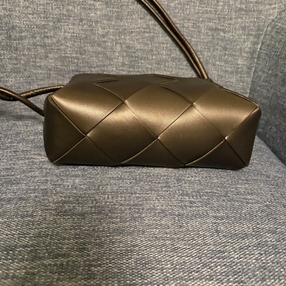 Bottega Veneta Small Cassette Camera Bag - Picture 4 of 10